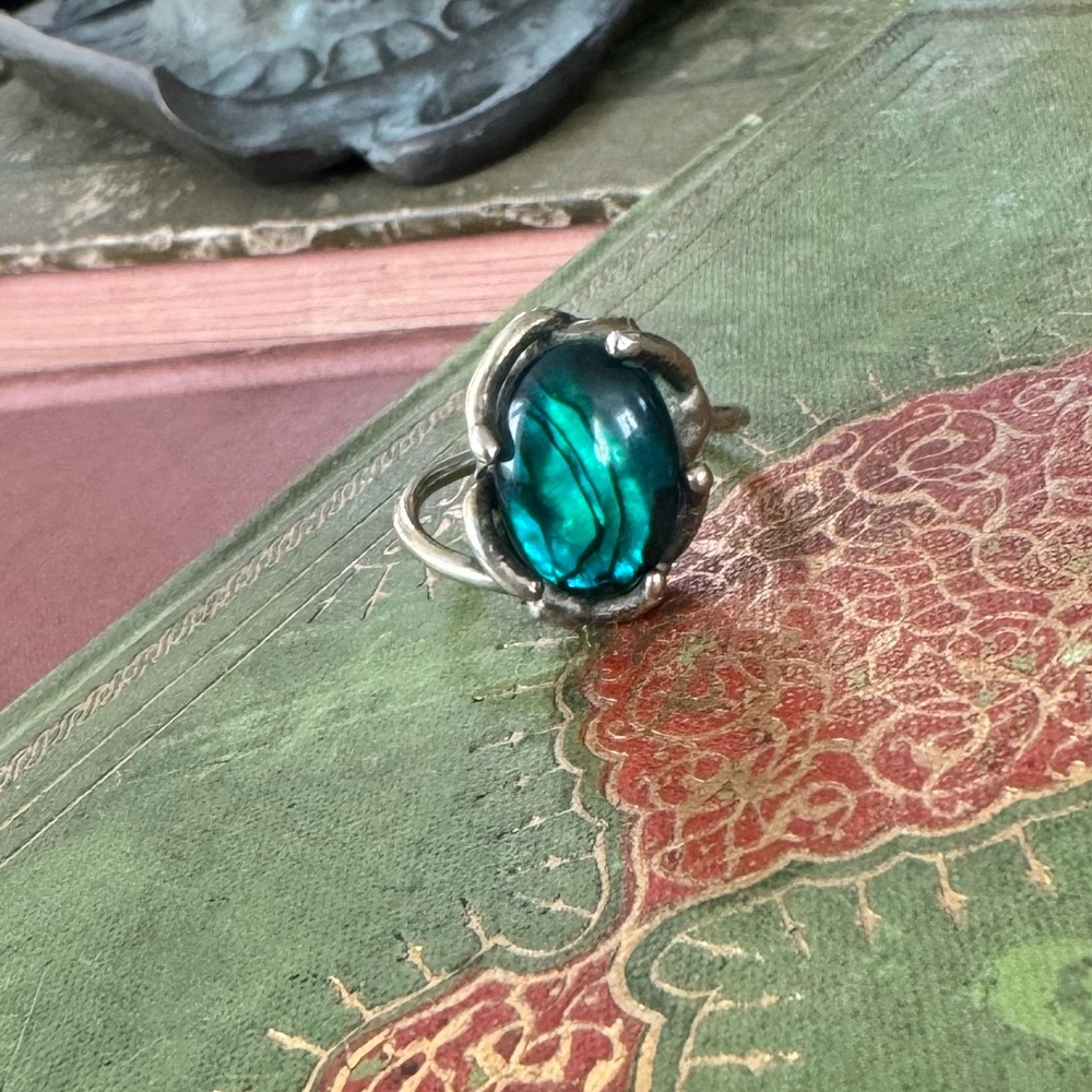 Vintage handmade unique vibrant shell and bronze ring.